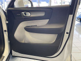 ご覧いただきありがとうございます。車両詳細等お気軽に店舗スタッフまでお問い合わせください。通話無料の専用フリーダイヤルも