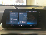 i-Drive 純正HDDナビゲーション Bluetooth接続でスマートフォンとリンクし音楽を楽しんだり、ハンズフリー通話ができます。Apple Car Playに対応。グーグルマップやアマゾンミュージックがご利用可能です。