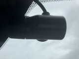 ドライブレコーダーは運転時はもちろんのこと、駐車場内でエンジンを切っている時でも当たった振動を元に電源が自動で入るので当て逃げ防止にもなります。