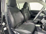 シンプルながら機能性あふれる運転席廻りです。視界性もよく、運転しやすいですよ。