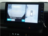 ◆マルチビューカメラシステム◆運転席から見づらい前後左右を、ナビ画面の映像で確認。見通しの悪い交差点や狭い道でのすれ違い、駐車などをサポートします。