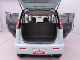 後ろのドアが大きく開くので、荷物が出し入れしやすく積み込みやすいです。大きめの荷物でも大丈夫♪
