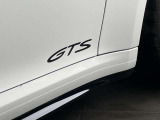 厳しいポルシェ認定中古車品質基準をクリアした車両のみを展示、販売しております。 納車後の保証内容もポルシェ認定中古車ならではの内容となっております。
