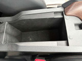 運転席 収納スペース