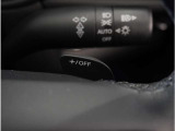 【ステアリングシフトスイッチ】ハンドルから手を離さずに素早くシフトアップ&ダウンができます。お近くの広島マツダまでお越しください。