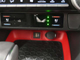 シートベンチレーション付きです。シートと密着部分の空気を換気して蒸れを防いでくれるので、暑い時期も快適に過ごせます♪一度使ったら手放せません!
