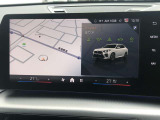 ドライバー中心に設計されたBMWのコクピットはナビゲーションシステムもドライバーーが見やすい角度に調整されております。