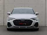 一目でAudiだと分かる特色を持つフロントマスク。