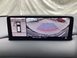 狭い場所での駐車やすれ違いなどでより的確な運転操作に役立つ360&deg;ビューモニターが装備されています。