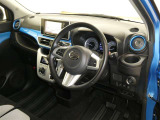 見通しのよいすっきりとした視界で、誰でも運転しやすいです。運転のしやすさは疲れにくさにも繋がりますよ♪