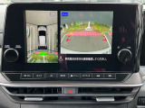上空から見下ろしているかのように駐車できるアラウンドビューモニター。車庫入れや縦列駐車に役立ちます。