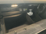 産業道路沿い・青梅線羽村駅東口より徒歩10分でございます。ショールーム内に車両を展示しており、ごゆっくりお車を見ていただけます。羽村駅からの送迎も承っておりますのでお気軽にご連絡くださいませ。