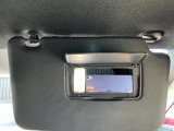 屋上展示場に常に50台以上の車両をご用意!お気に入りの1台が見つかるかも!?