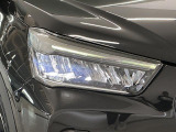 【LEDヘッドライト】現代の主流のライト。明るい光が瞬時に立ち上がり、必要な場所を均一に照らします。寿命も長く省エネで、スタイリッシュなデザインです♪