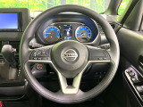 インテリアに合わせたデザインのステアリングは、運転される方のことも考え、運転しやすい形状、大きさです。是非一度、実際に触ってお確かめください。