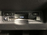 【ETC2.0装着車】カーナビと連携させることで全国の「ITSスポット」と双方向通信し渋滞を回避するルートを案内します。情報配信を受けるたびに最速のルートを再検索。料金所もストレスなく通過できます。