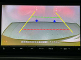 【バックカメラ】駐車時に後方がリアルタイム映像で確認できます。大型商業施設や立体駐車場での駐車時や夜間のバック時に大活躍!運転スキルに関わらず今や必須となった装備のひとつです!