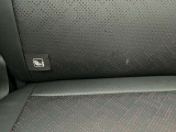 シートベルトを使わずチャイルドシートとクルマの固定金具を連結するだけのカンタンでガッチリ固定できるISOFIXがございます!
