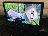 【マルチビューカメラシステム】専用のカメラにより、上から見下ろしたような視点で360度クルマの周囲を確認することができます☆死角部分も確認しやすく、狭い場所での切り返しや駐車もスムーズに行えます。
