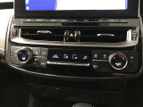 左右独立温度コントロールフルオートエアコンです。運転席、助手席それぞれで独立して温度設定ができます。冷え性の方が乗っても安心ですね♪