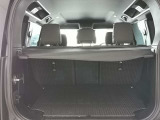 ラゲッジスペースもご覧の容量です。セカンドシートを倒せばフラットになり、更に大きい荷物を収容できます。アウトドアにも活躍する1台です。
