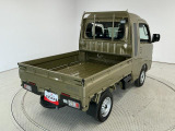 【3方開】荷台のゲートは3方向に。シーンに合わせ、効率よく荷物の積み下ろしが行えます♪