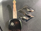 【キーレス】少し離れた場所からでもボタン一つでドアの開錠・施錠ができるのでとっても便利!ドアの鍵穴周りに傷をつけることもありません♪