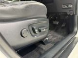 パワーシート搭載。微妙な調整が手軽にでき、ピッタリのポジションで運転することが可能です。