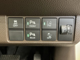 車がカーブの外側へ膨らんだり内側へ巻き込んだりする挙動を防止する横滑り防止装置、障害物センサー前後、万が一の時にあると心強いホンダセンシング機能-路外逸脱抑制機能・衝突軽減ブレーキ付きです!