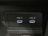 USB充電専用電源ソケットも付いています。モバイル機器などの充電専用