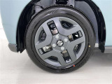 純正アルミホイールが車の雰囲気を引き立てますね!