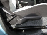 一人一人に合ったポジションにシートを細かく調整することが出来ます。長時間の運転でも疲れにくくなり、安心して運転することに寄与します。