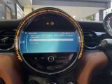 スマートフォン・インテグレーション(Apple CarPlay)を装備。Google Mapなどスマートフォンのアプリをご利用いただけます。