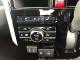 オートエアコンを装着しておりますので車内をお好みの快適な温度に保つことが可能です!