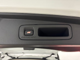 【電動リアゲート】スイッチ操作で、パワーテールゲートを自動で開閉することができます!
