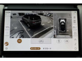 車両の周囲にある死角をカバーするため、駐車場や狭い道、街中の運転で大きな役割を果たします。後方や側面にいる車両や歩行者を見逃すことなく、360度カメラを使うことで、隠れた障害物や危険物を認識できます。