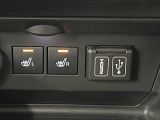 【シートヒーター】寒い日に重宝するシートヒーター!エアコンより早く温まってくれるので寒がりの人も安心ですね♪エアコンの温風は乾燥するから苦手、という方にもをおすすめです。
