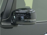 ◆ドアミラーウインカー◆ドアミラーにウインカーを装備しています。対向車に自身の進行方向を合図し安全に運転できます。