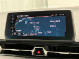 純正ナビを装備。タッチパネル式で使いやすく、お出かけもラクラクです。