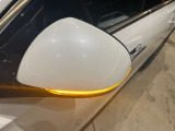 視認性が高い純正ミラーを採用しております。安全に運転が出来る様、一つ一つの部品に拘っているのがメルセデス・ベンツです。