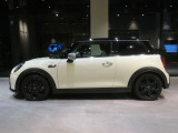気になる車両へのご質問も大歓迎です。お気軽にMINI 一宮 0078-6002-369993 (無料)までご連絡ください!