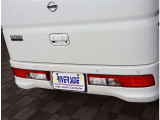 自社工場を3拠点完備しております。重整備やカスタムを始め、ご購入後のお車のメンテナンスも弊社にお任せください。