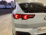 リアランプ 立体的な造形としてBMWらしい個性的なリアビューを明確化しました。