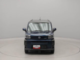 ボンネットフードの左右前端が見やすく車両感覚がつかみやすいので、狭い道でも安心して運転できます。