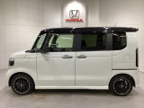 購入後も自社指定整備工場完備でお客様の愛車をしっかりサポート致します!御納車時には安全かつ安心してお乗り頂けるようホンダ専門知識を持つ整備スタッフが点検・整備・装備も説明をしてお渡ししております。