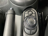 車両の詳細、ご質問につきましては、弊社営業スタッフまでお気軽にご連絡下さいませ。遠方のお客様には実車の詳細画像の送信も承ります。お客様からのお問合せをお待ち致しております。