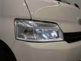 LEDヘッドライトです。デザイン性がよくとても明るいので、夜間の走行や悪天候でも安心です。しかも長寿命!