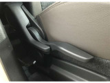 高さを調整できるシートで、運転する方の目線を調整できます!