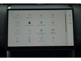 互換性のあるスマートフォンをPiviに接続して、タッチスクリーンから安全に利用することができます。ワイヤレス接続でApple CarPlay / Android Autoがご利用いただけます。