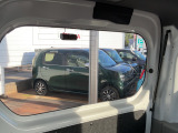 【ドライブレコーダー】映像・音声などを記録する自動車用の装置です。 もしもの事故の際の記録はもちろん、旅行の際の思い出としてドライブの映像を楽しむことができます